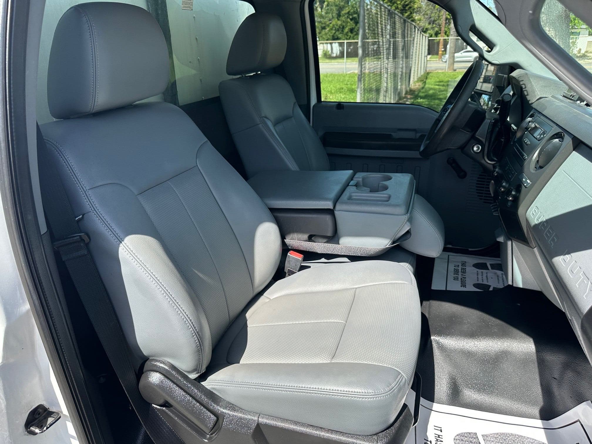 2016 Ford F-350 Reefer Box Truck with Liftgate image 36