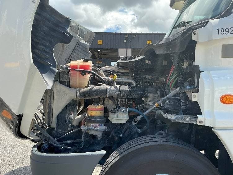 2018 Freightliner Cascadia image 3