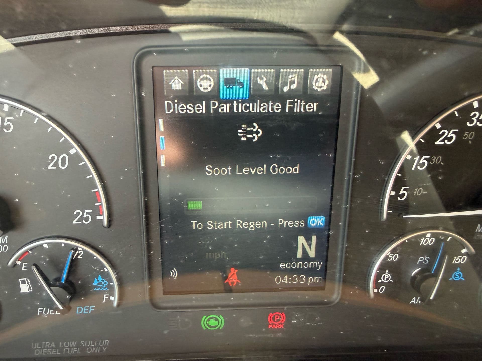 2022 Freightliner - 446k - 10k Engine! image 12