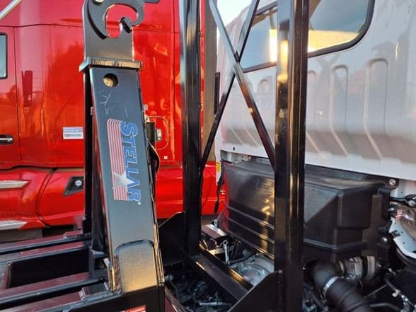 2024 Isuzu NRR image 5