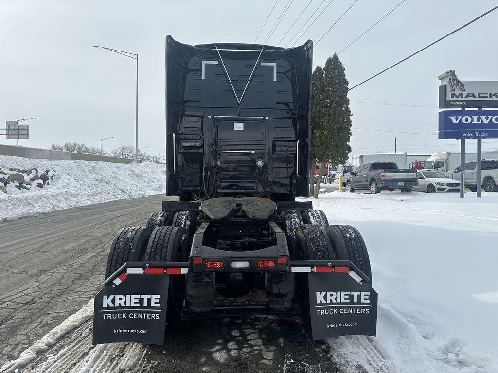 2021 Volvo VNL image 4