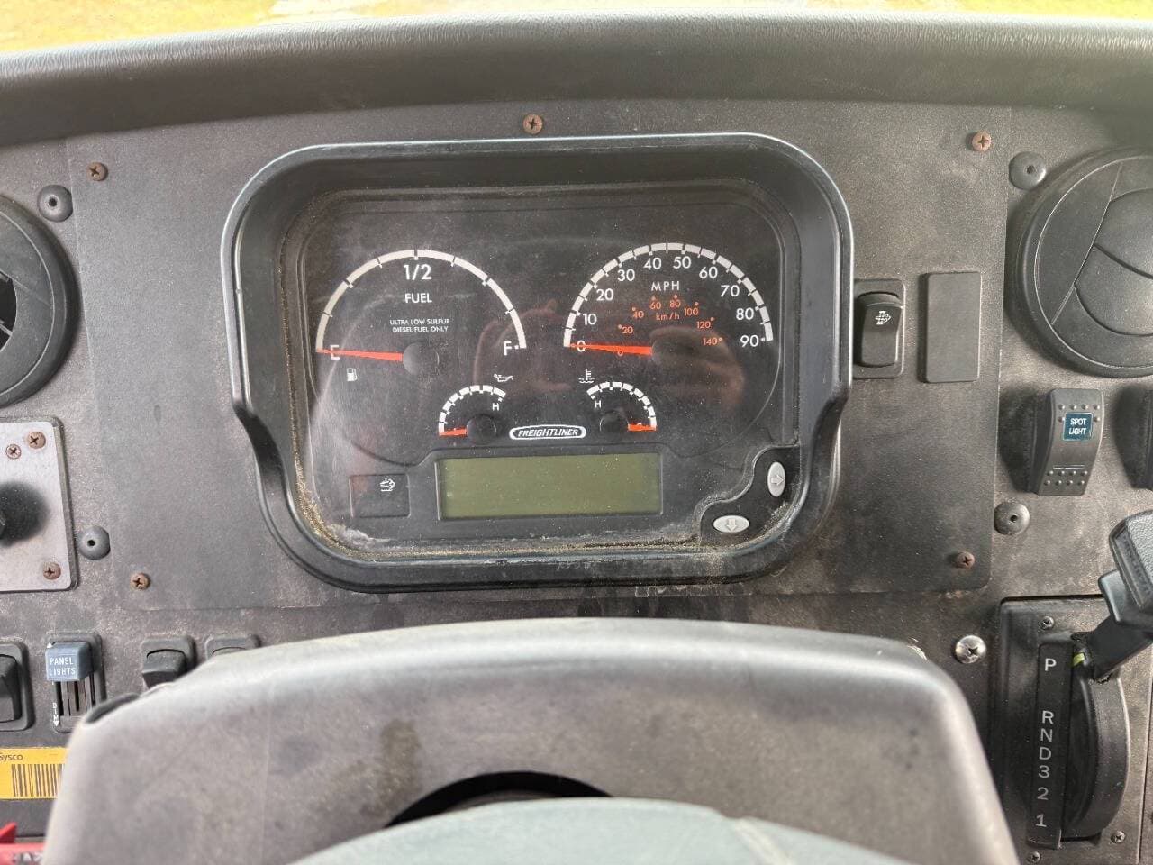 2018 Freightliner MT45 image 27