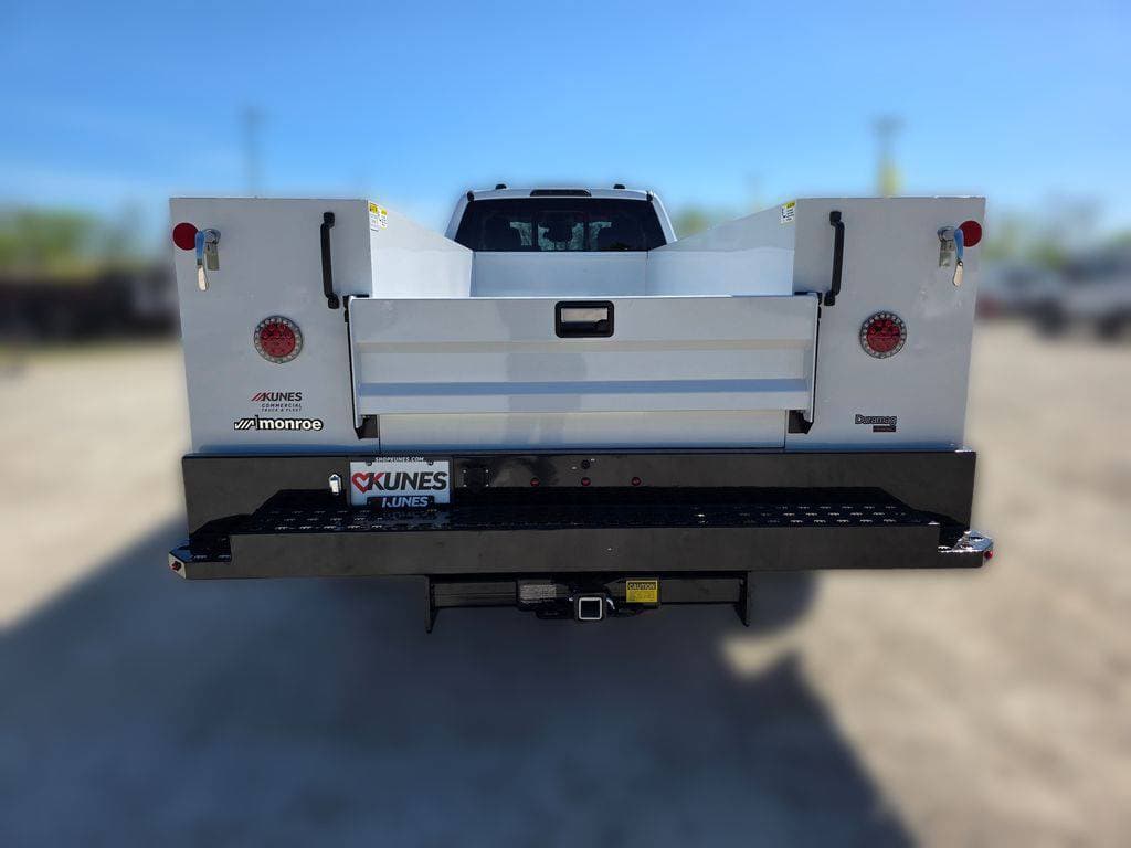 2026 Ford F-550SD XL Service Utility Body image 7
