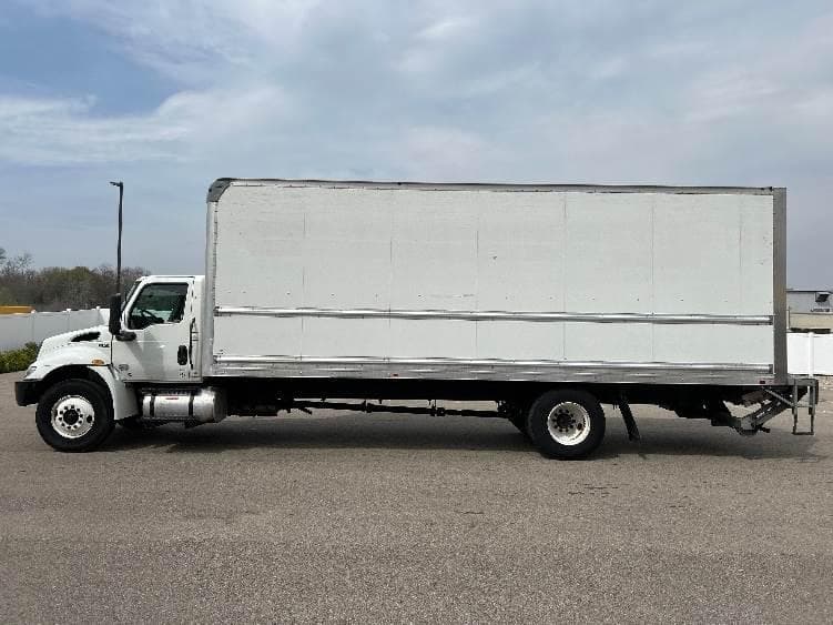 2022 International MV607 Box Truck - 220HP, 6 Speed Automatic, Roll up Door image 4