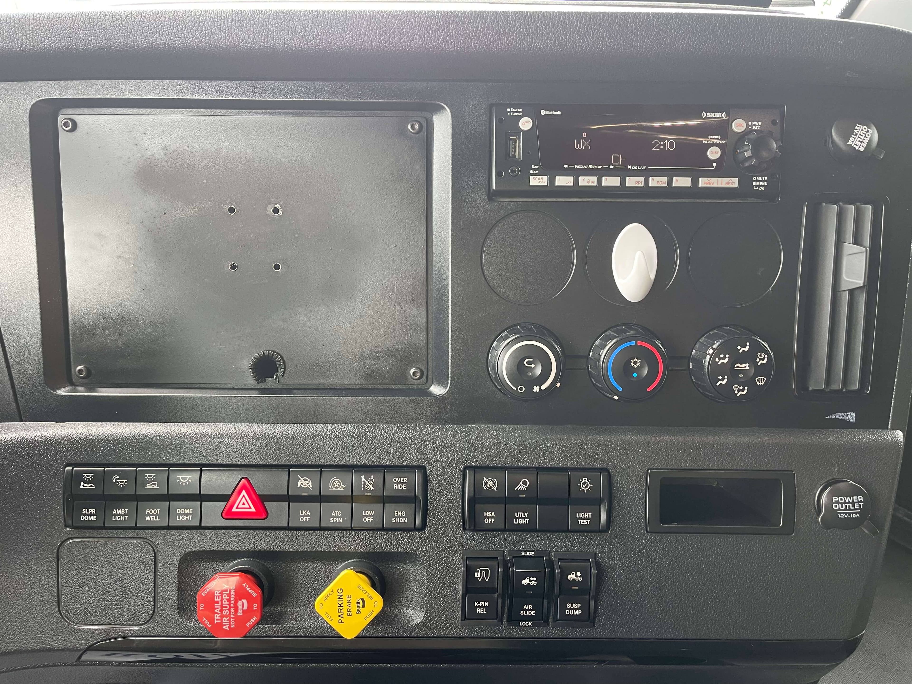 2023 Freightliner Cascadia 126 image 18