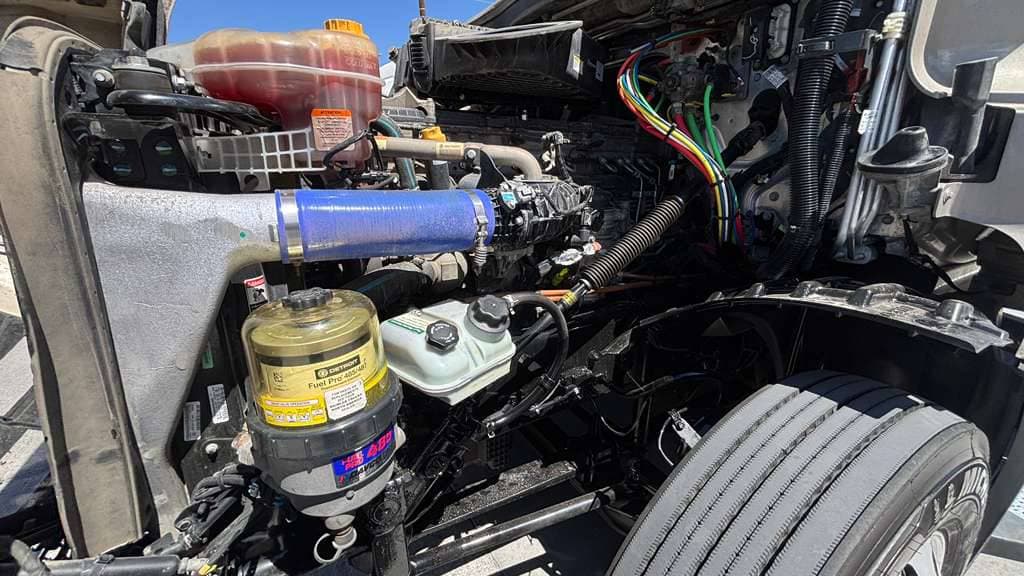 Used 2024 FREIGHTLINER PT126064ST image 6