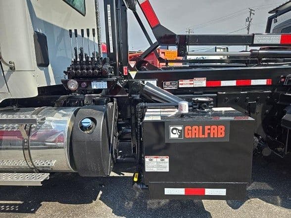 2025 Kenworth T880 image 7