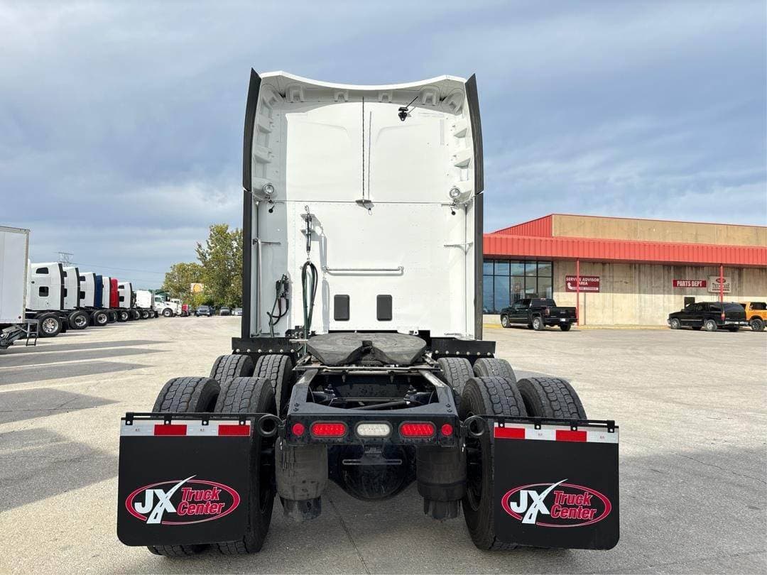 2021 Peterbilt 579 image 3