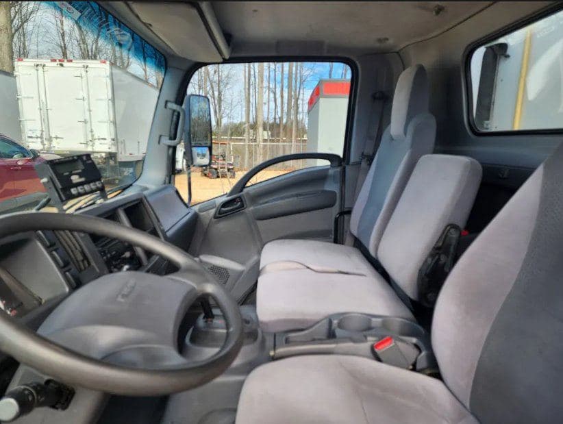 2017 Isuzu NPR-XD image 8