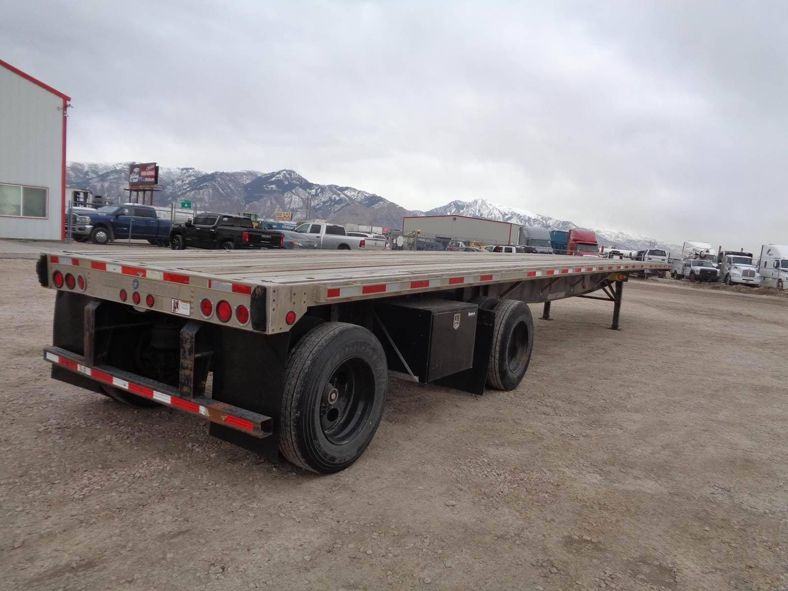 2005 Great Dane 48x102 Combination Flatbed Trailer - Air Ride image 3