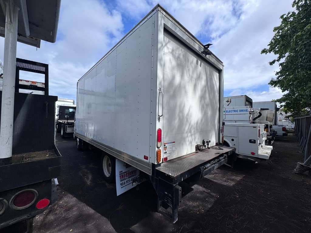 2020 Isuzu NPR-XD image 3