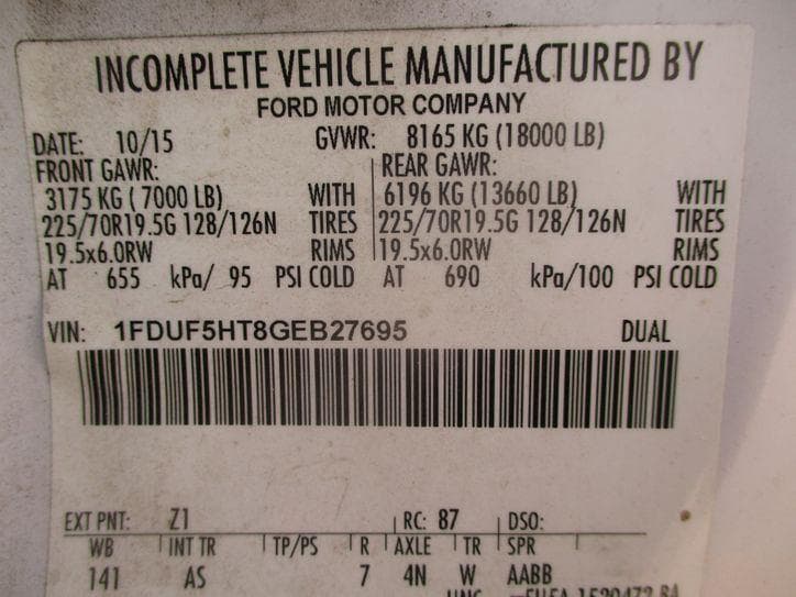 2016 Ford F-550 BUCKET TRUCK 4X4 image 16