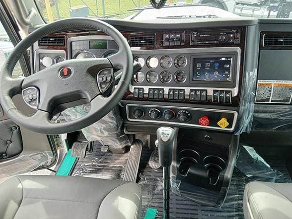 2025 Kenworth W9 Series image 5