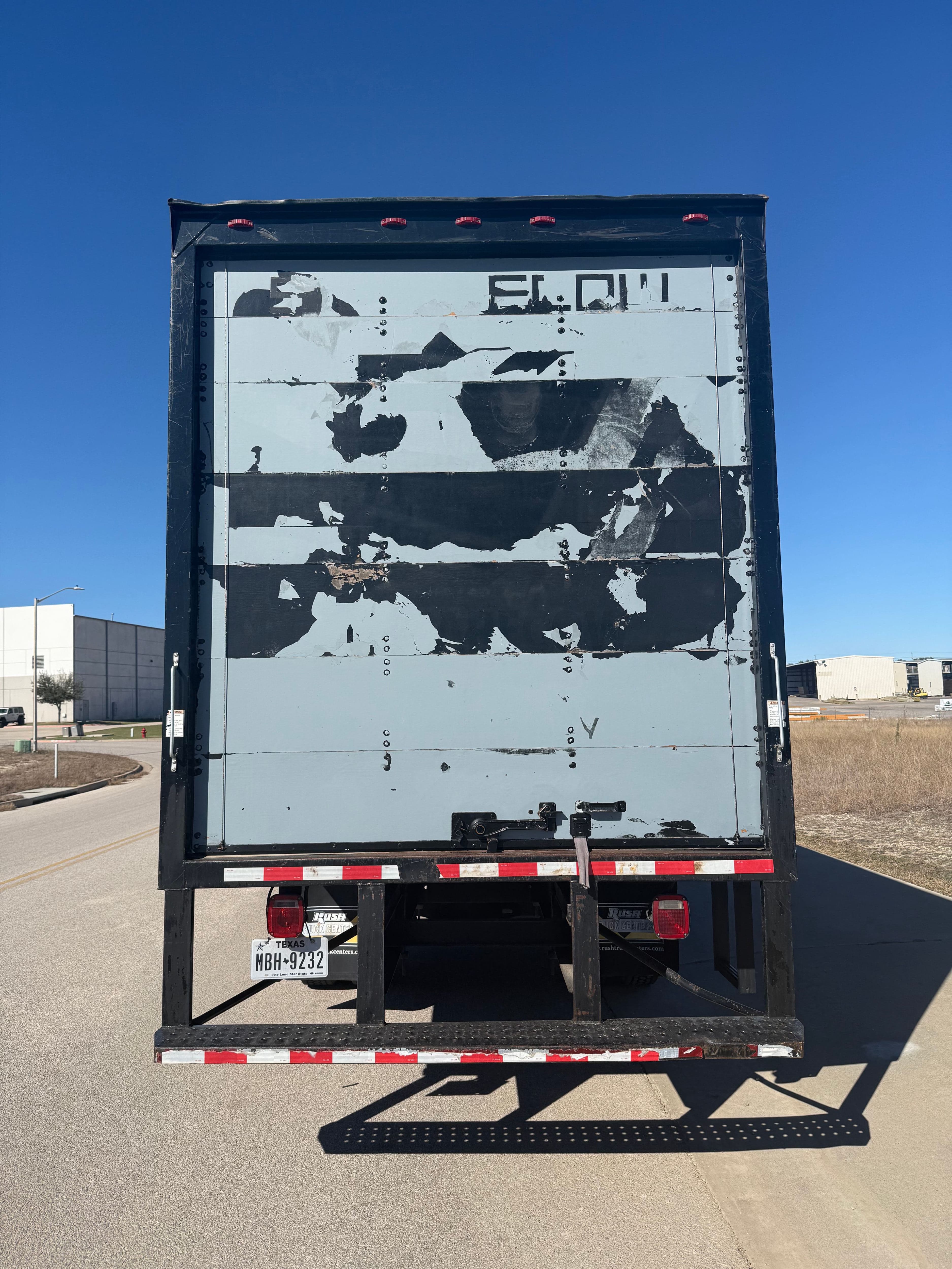 2015 Hino 268 image 3