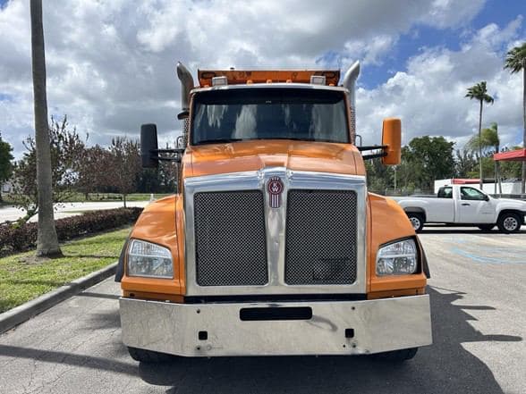 2019 Kenworth T880 image 2
