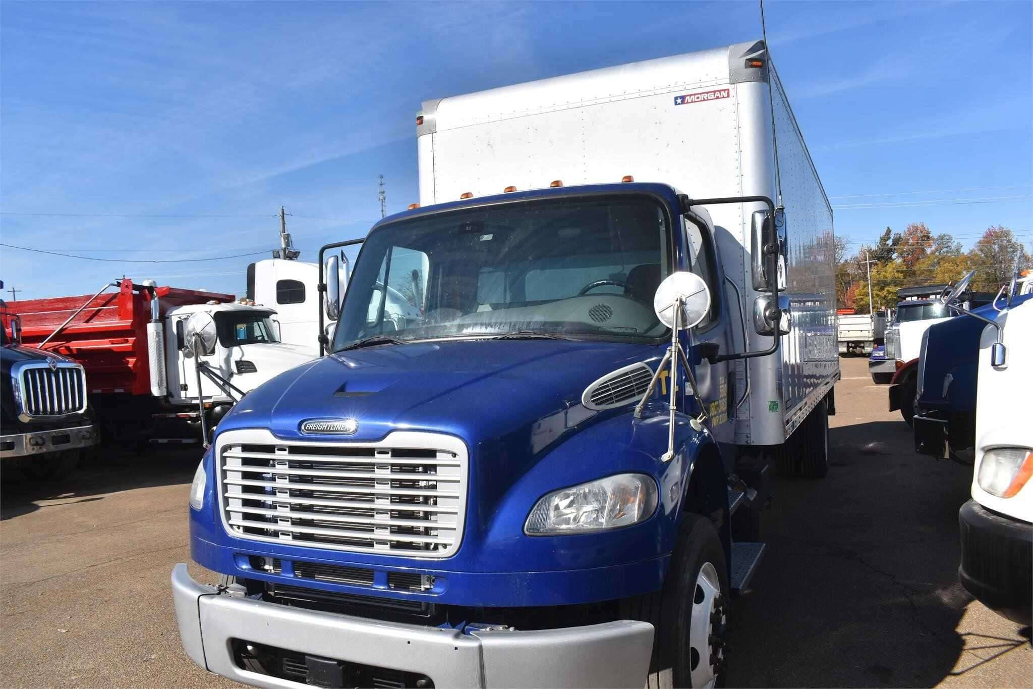 2018 Freightliner M2 image 2