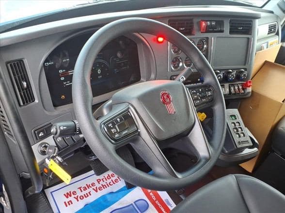 2026 Kenworth T880 image 15