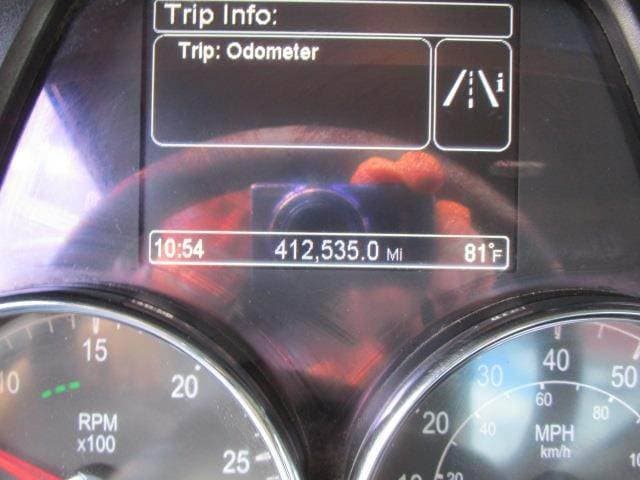 2020 Peterbilt 567 image 10