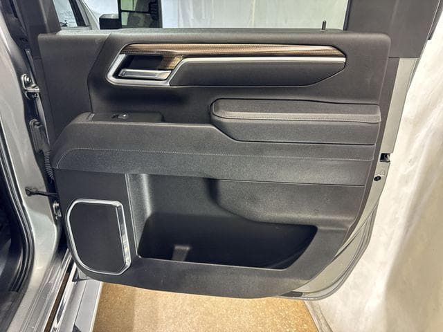 2025 Chevrolet Silverado 2500HD LT image 24