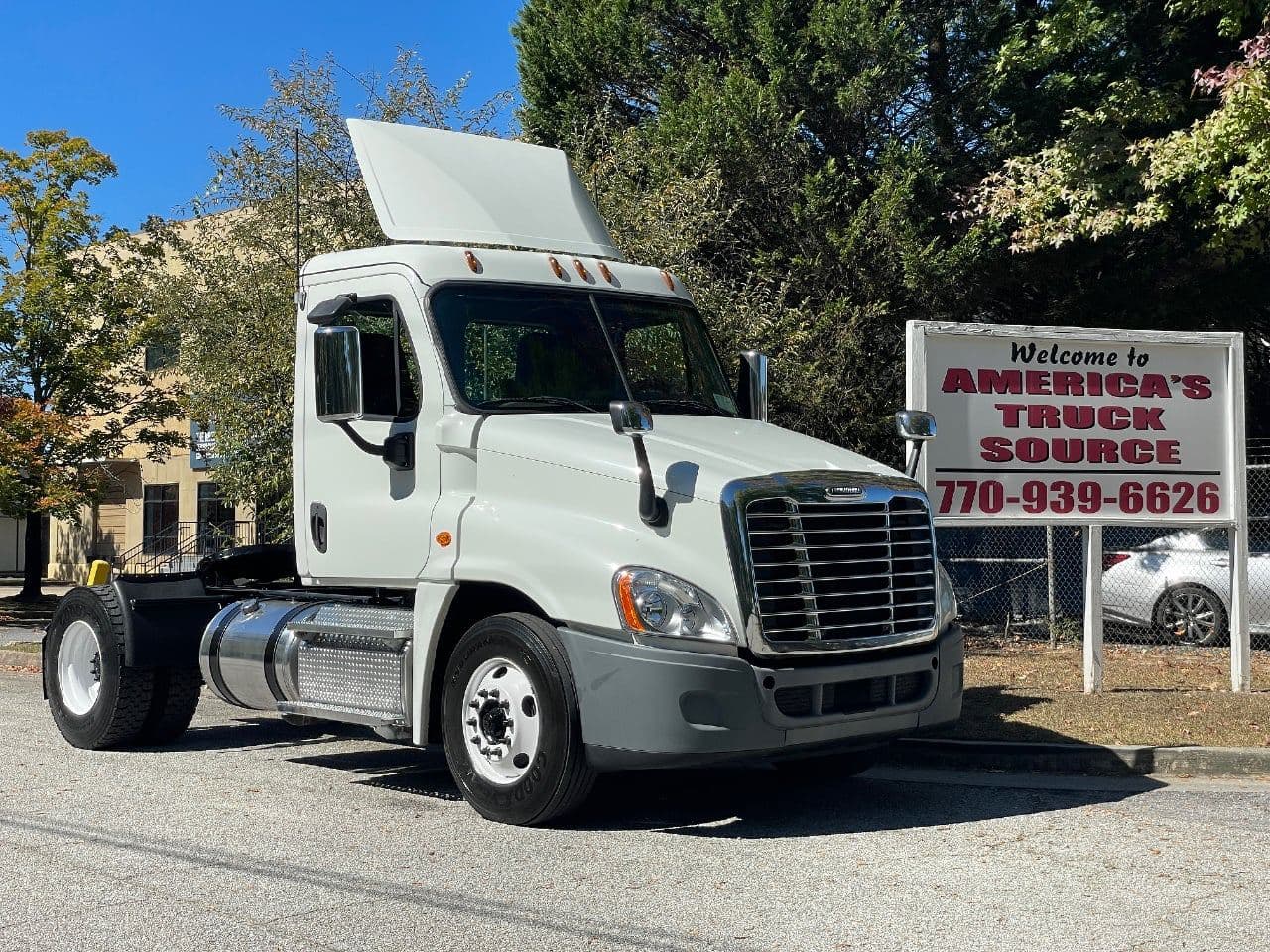 2019 Freightliner Cascadia 125 image 1