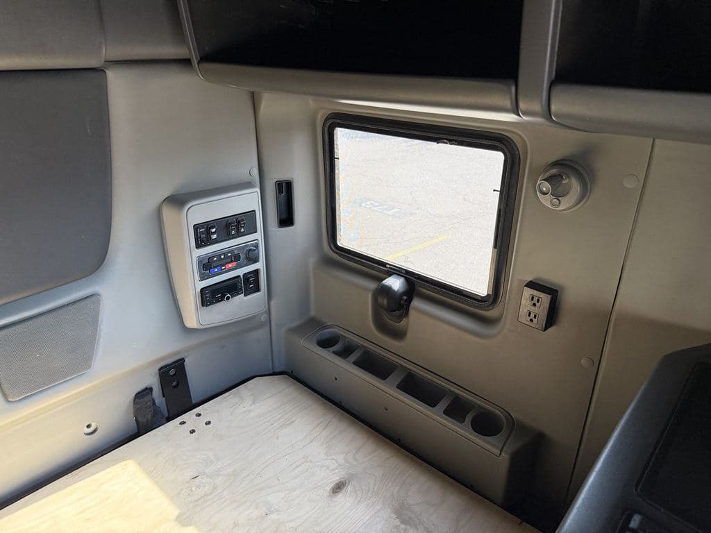 Used 2022 INTERNATIONAL LT625 image 18