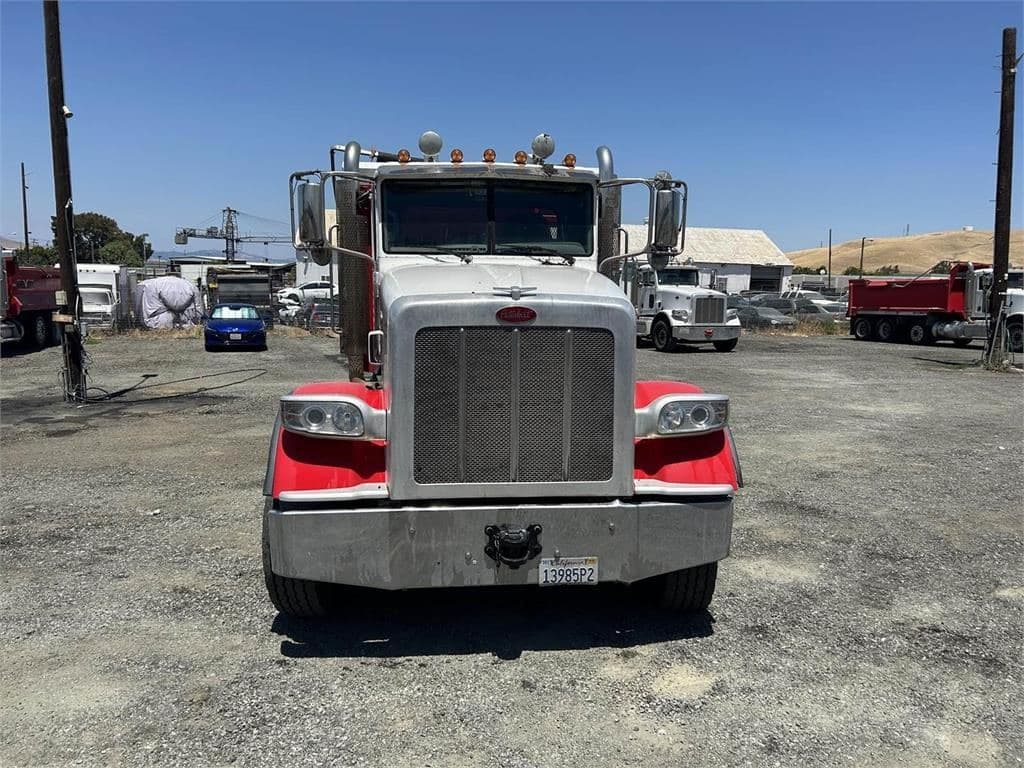 2019 Peterbilt 367 image 8