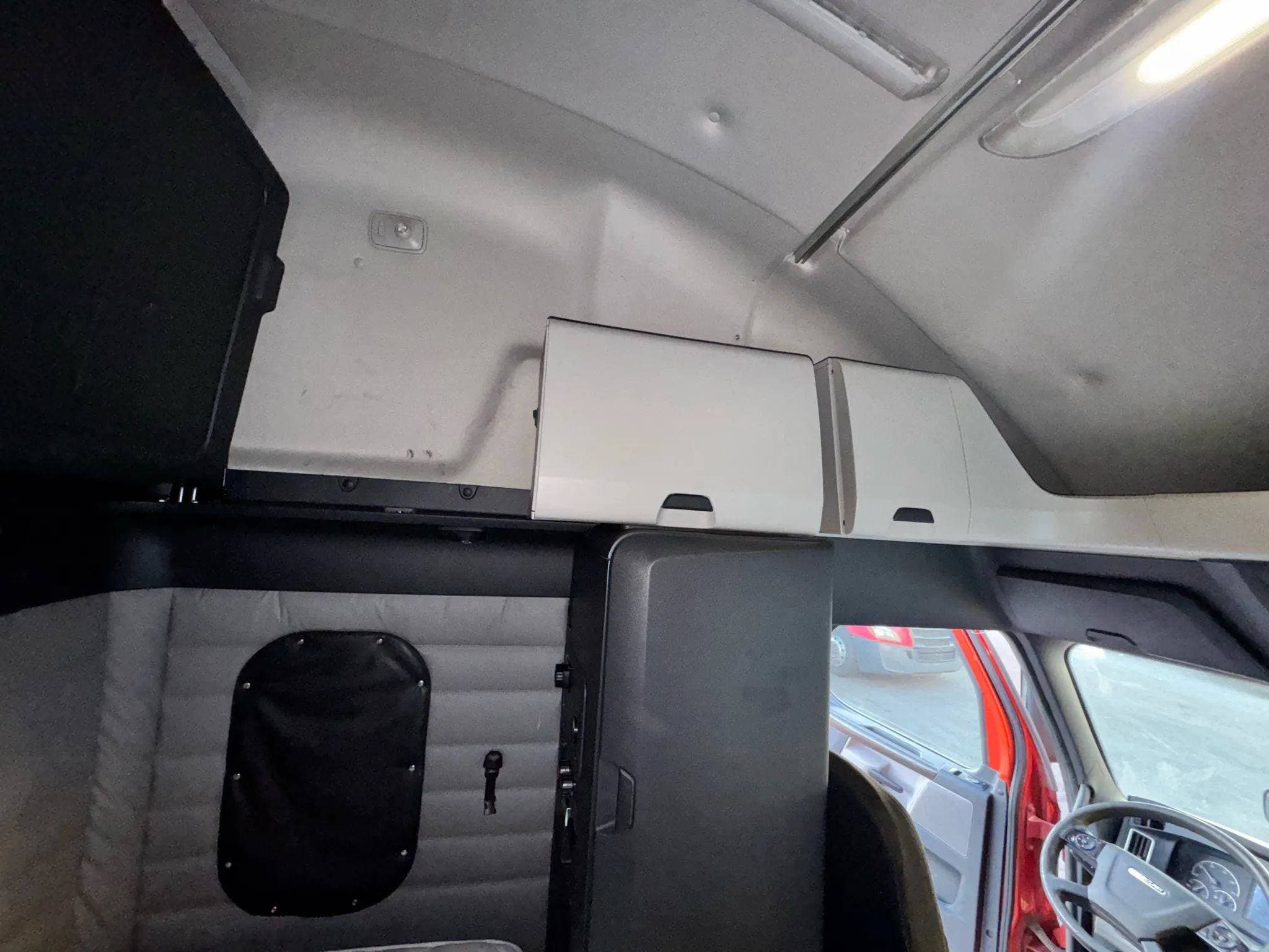 2020 Freightliner Cascadia image 36