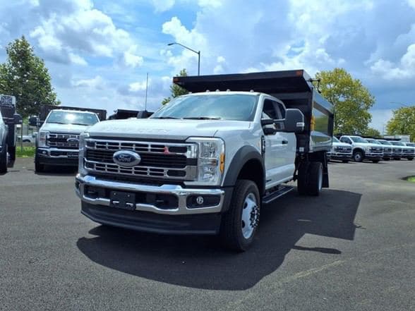 2024 Ford F550 image 2