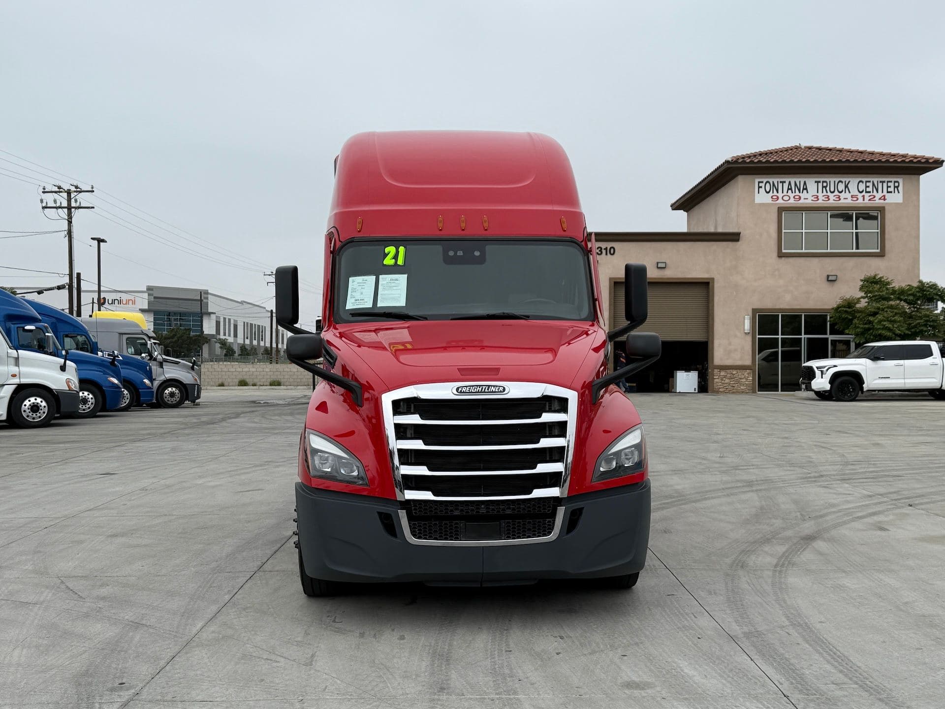 2021 Freightliner Cascadia 126 image 2