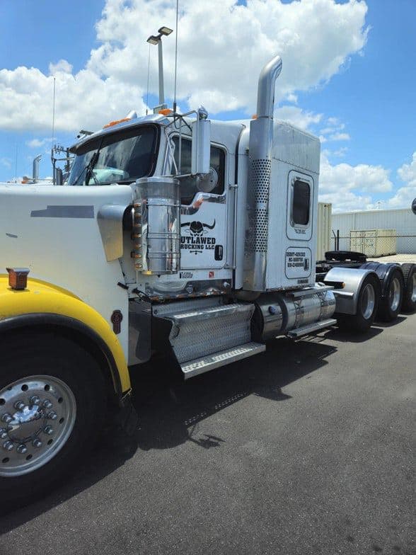 2014 Kenworth W900 image 7