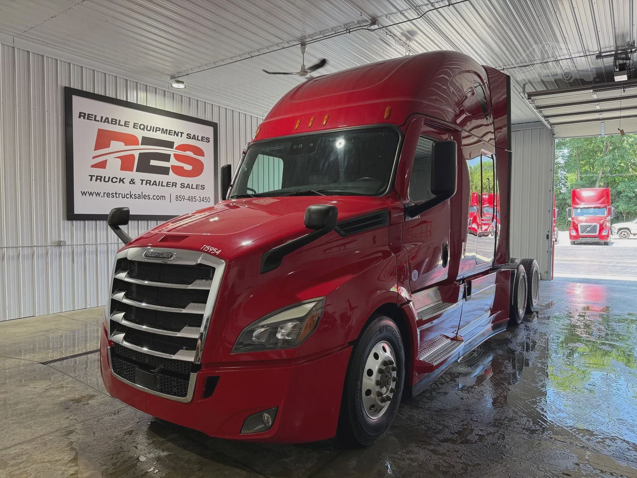 2025 Freightliner Cascadia 126 image 1