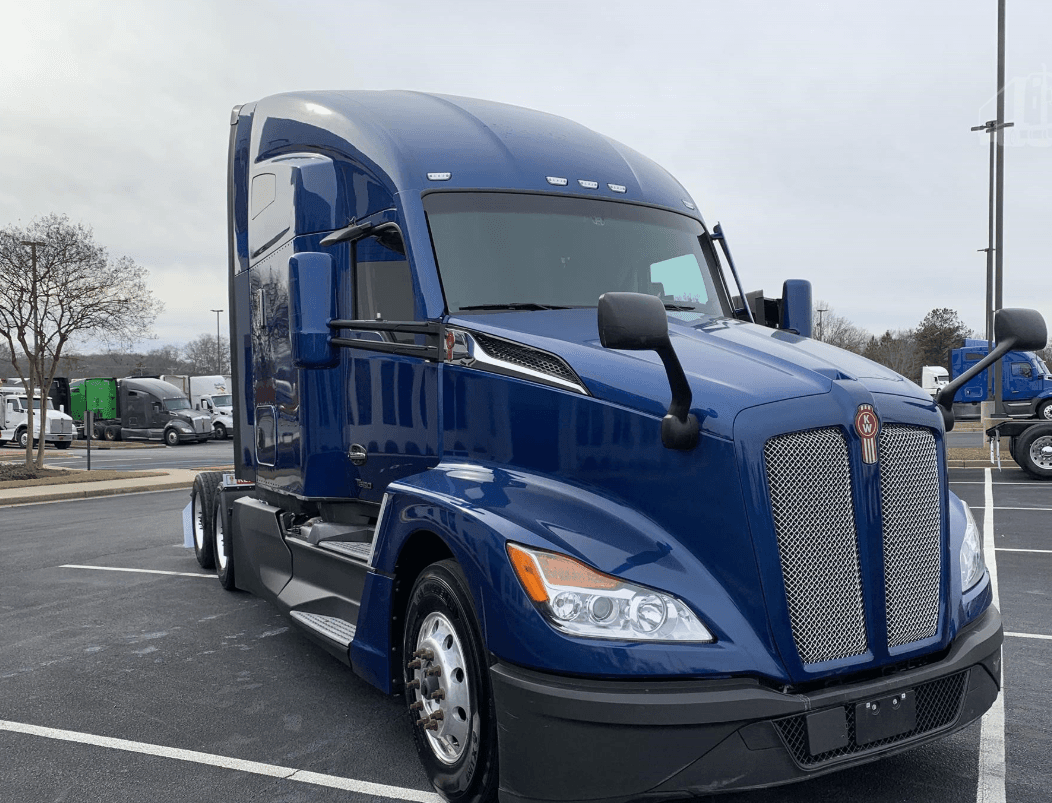 2023 Kenworth T680 image 1