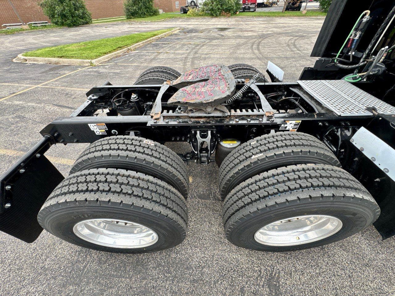 2023 Kenworth T680 image 8