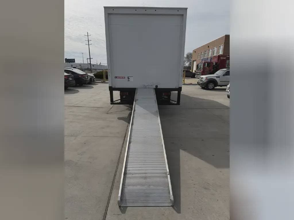 Used 2021 ISUZU Cabover Truck - COE, Moving Van, Box Truck - Straight Truck - NPR XD For Sale image 9