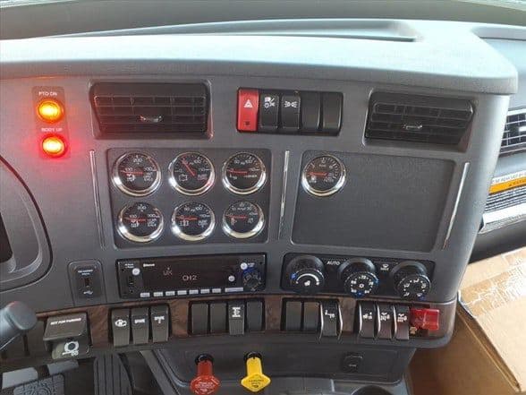 2026 Kenworth W990 image 18