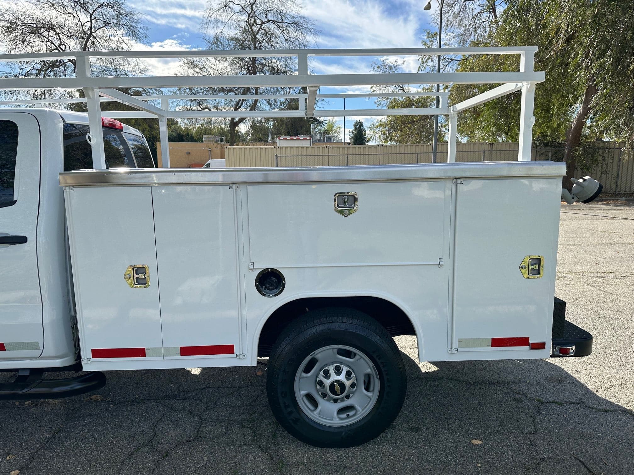 2018 CHEVROLET SILVERADO 2500HD Crew Cab Service Truck 13506 image 16