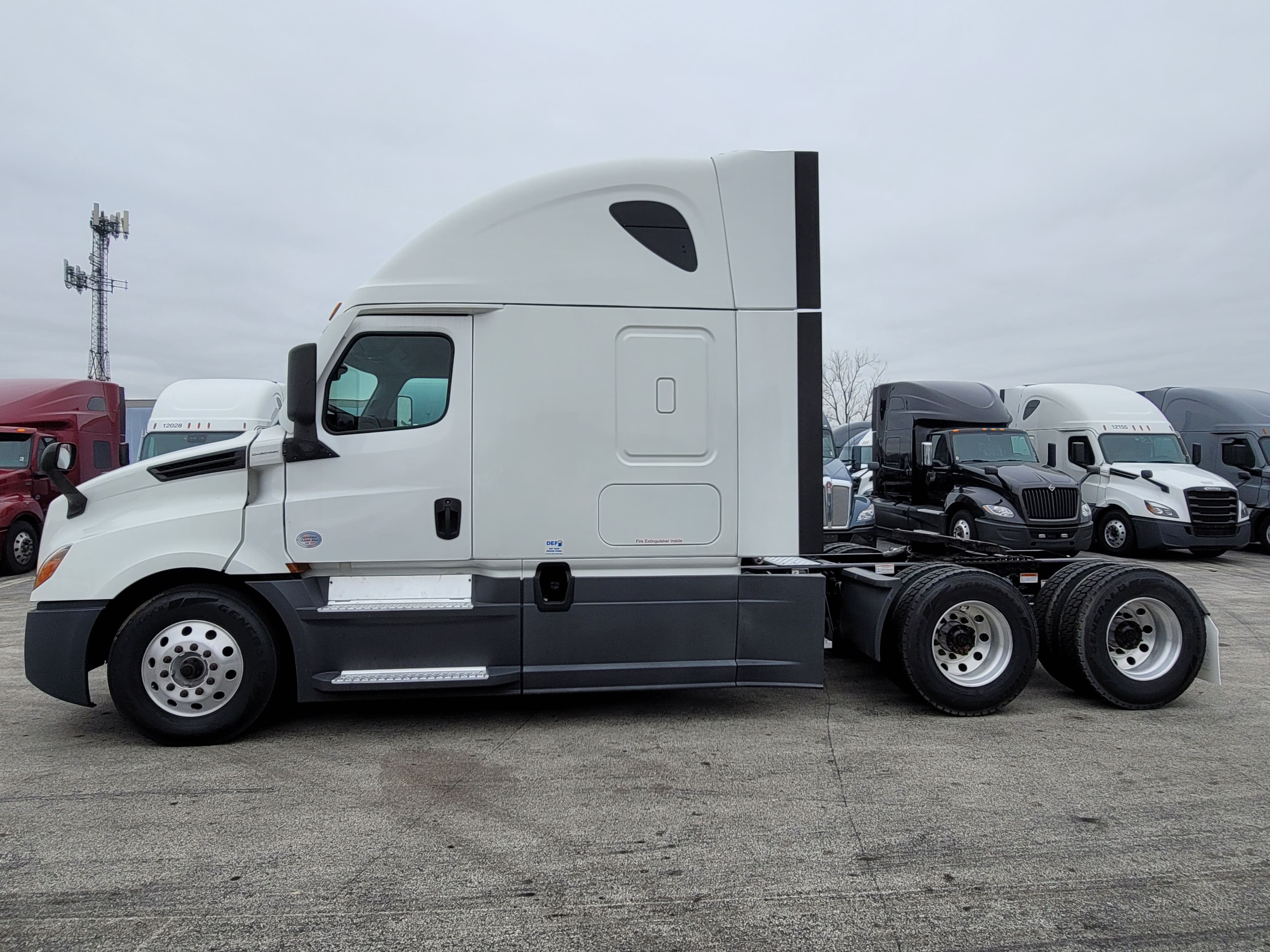 2022 Freightliner Cascadia 126 image 2