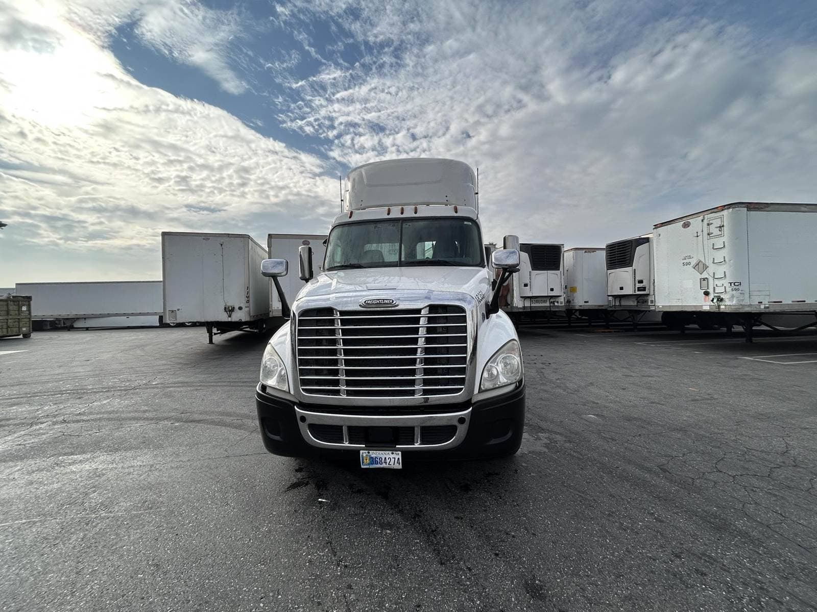 2018 Freightliner Cascadia 113 image 2