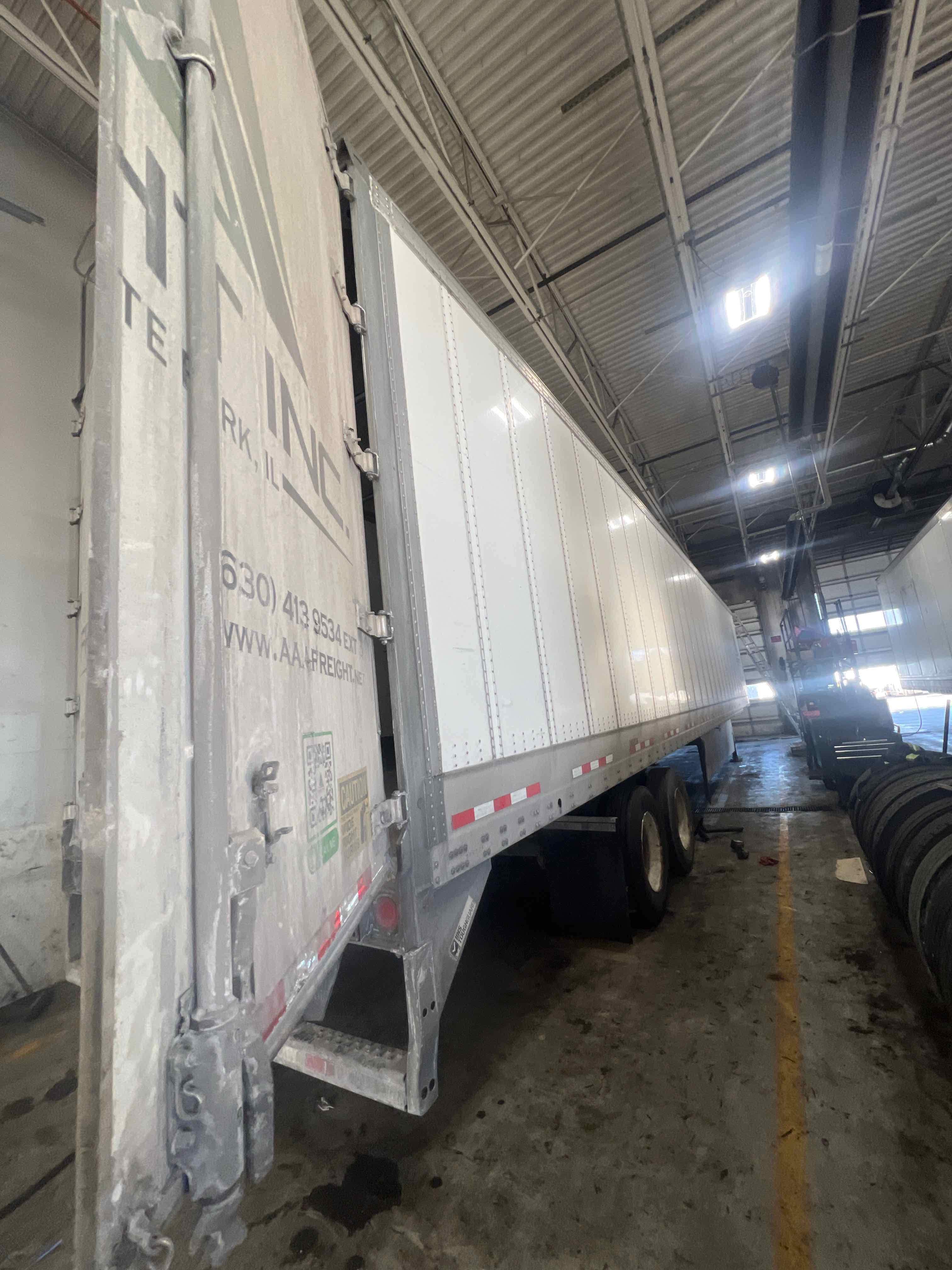 2019 Vanguard 53` Dry Van image 2