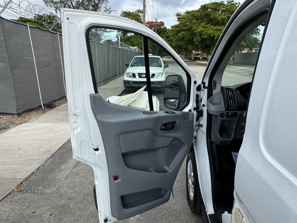2017 Ford Transit Cargo image 36