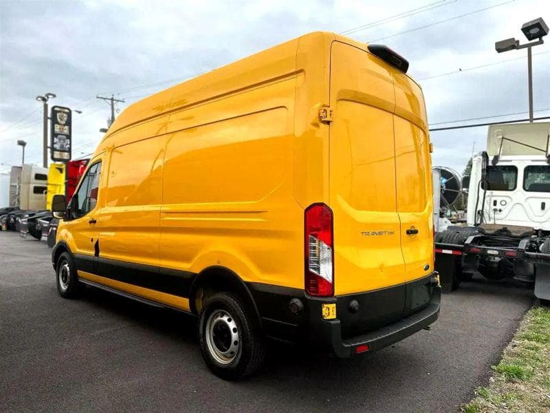 2020 Ford CF8000 image 5