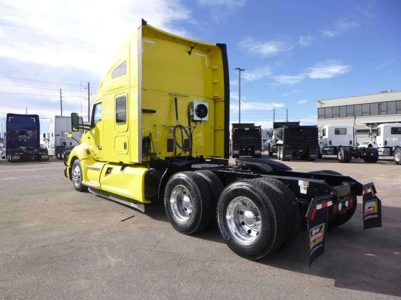 Used 2021 KENWORTH T680 Conventional - Sleeper Truck image 3