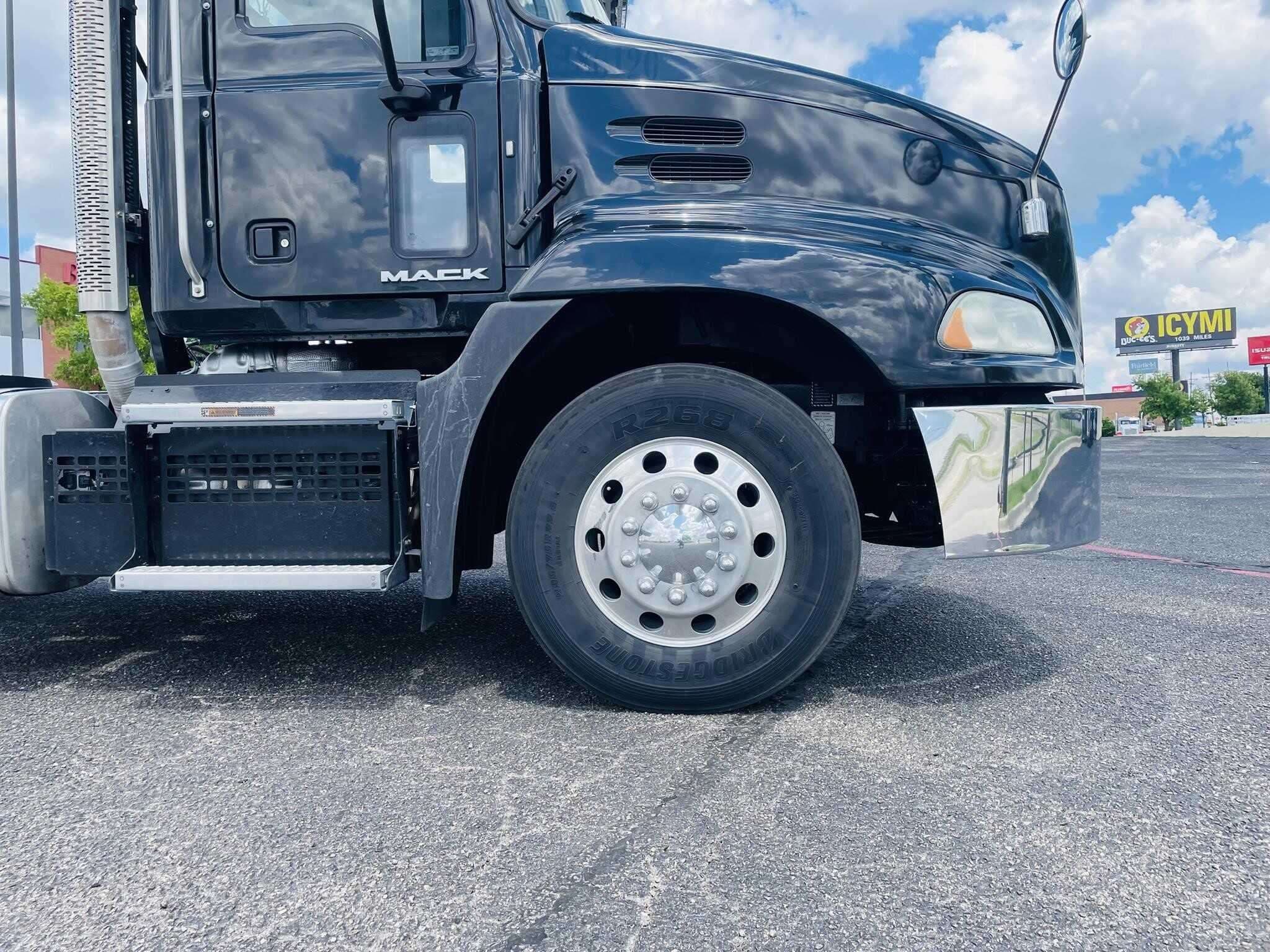 2018 Mack CXU613 Pinnacle image 3