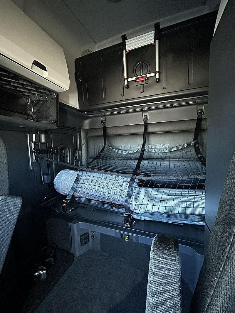 2026 Freightliner Cascadia 126 image 9