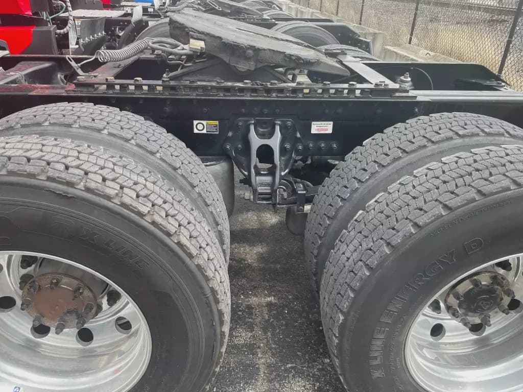 2022 Kenworth T680 image 8