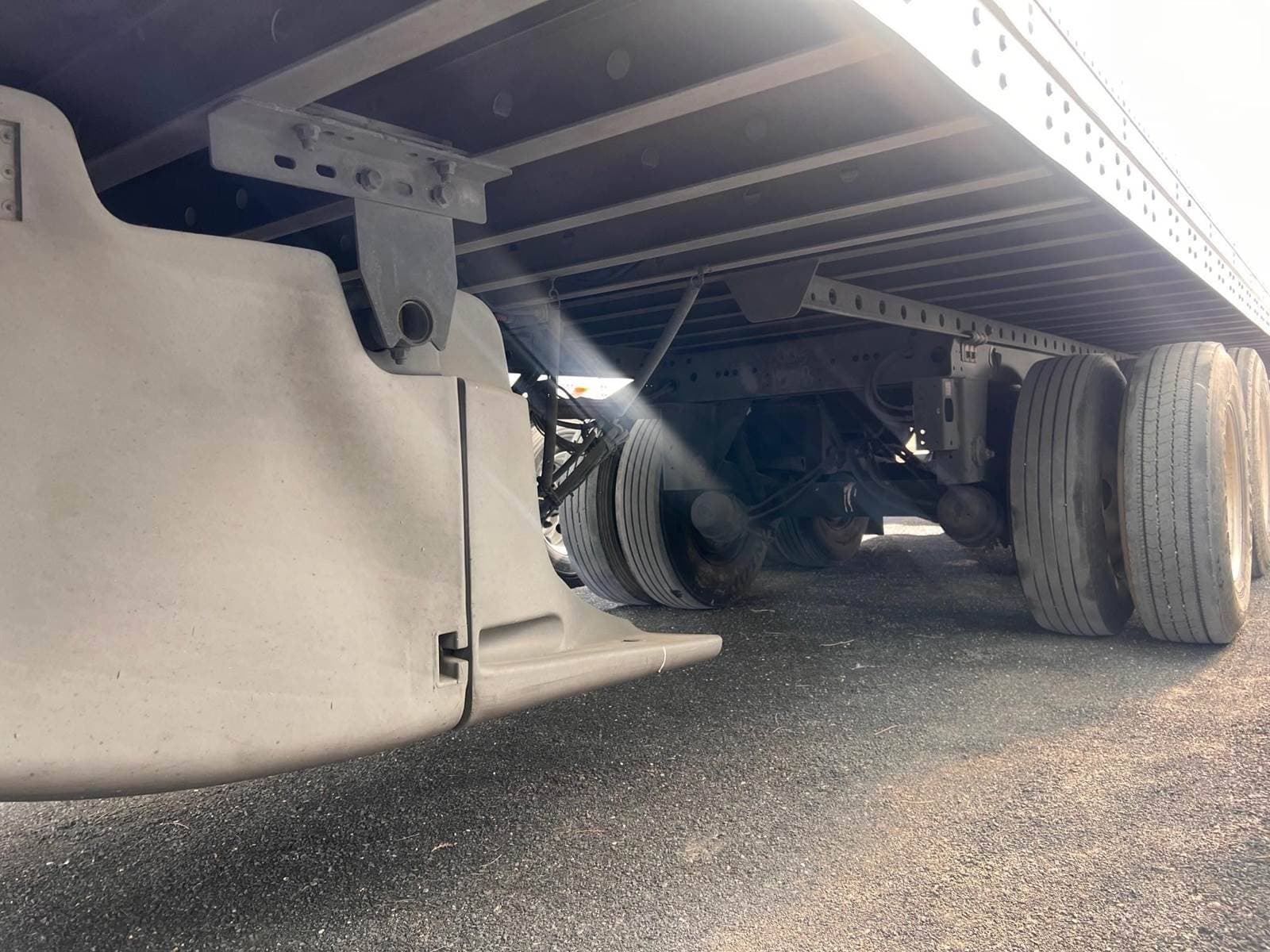 2016 Great Dane 53 ft Reefer Trailer - Sliding Axle, Swing Door, Carrier image 3