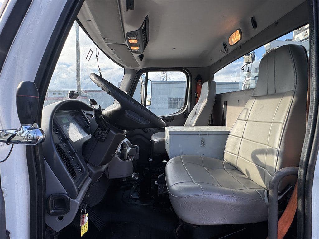 2016 Freightliner M2 106 image 62