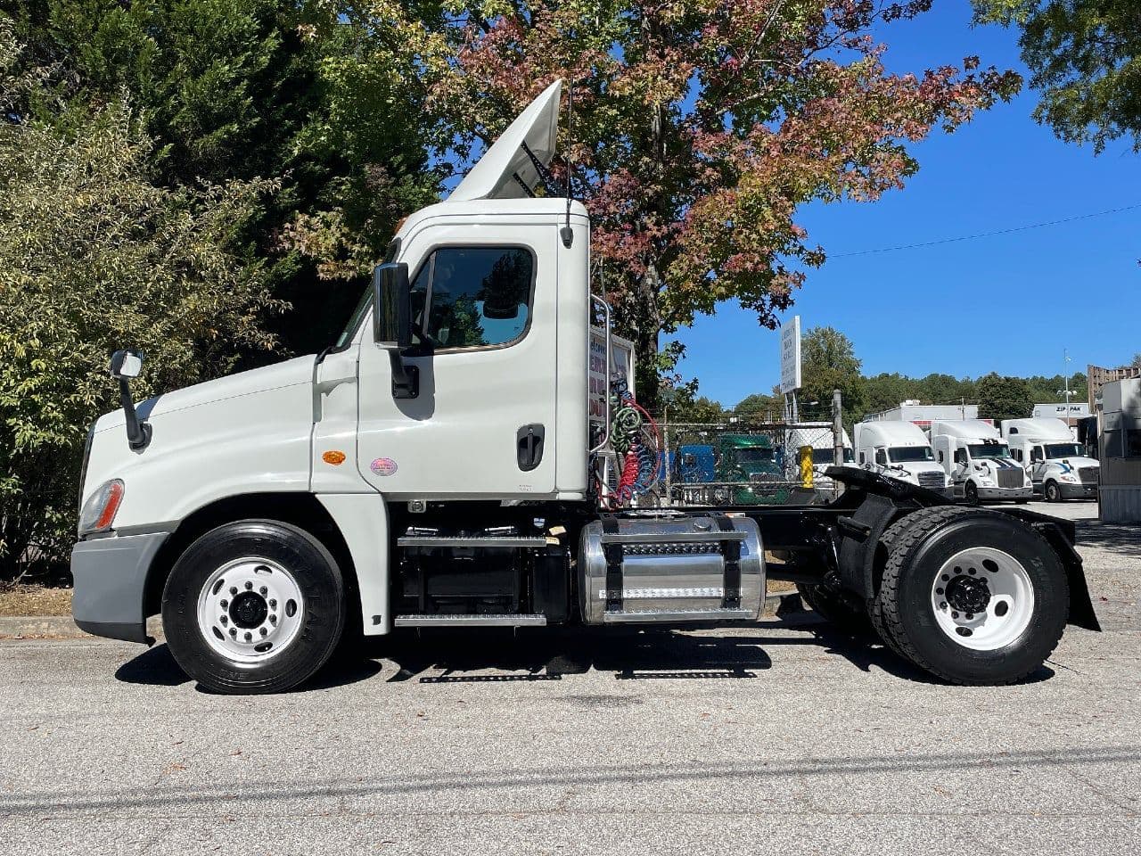 2019 Freightliner Cascadia 125 image 6