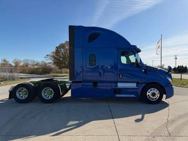 2024 Freightliner Cascadia image 4