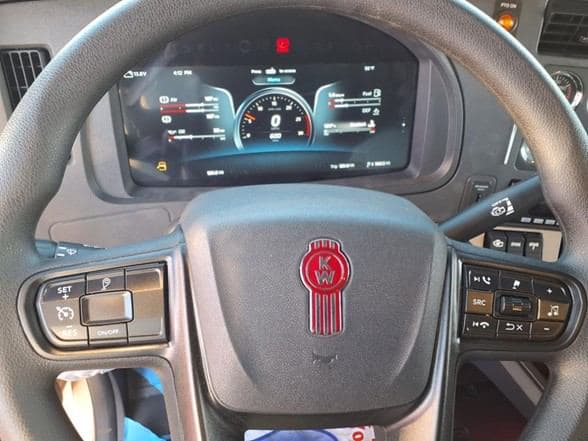 2025 Kenworth T880 image 15